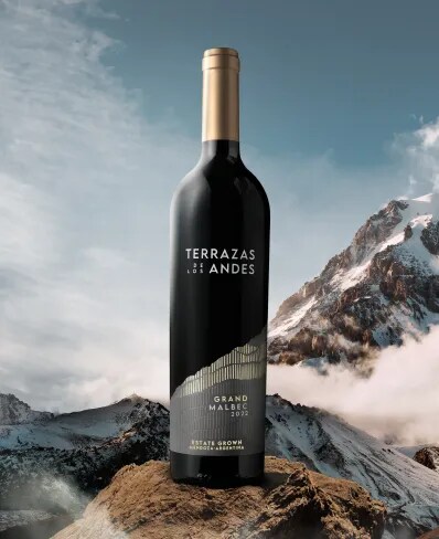 Garrafa de Terrazas de los Andes Grand Malbec 2022, vinho tinto de altitude, nas montanhas dos Andes, em Mendoza, Argentina